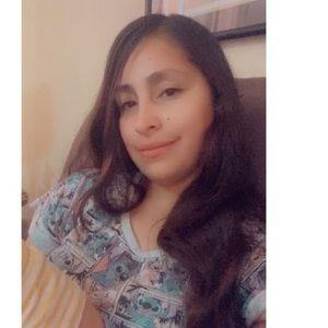 Meet your Posher, Yesenia